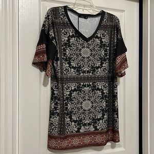 NWT Lily SS Printed Top